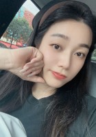 大家好，我是妮妮可，请大家多多照顾~！
