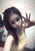 大家好，我是忧忧，请大家多多照顾~！