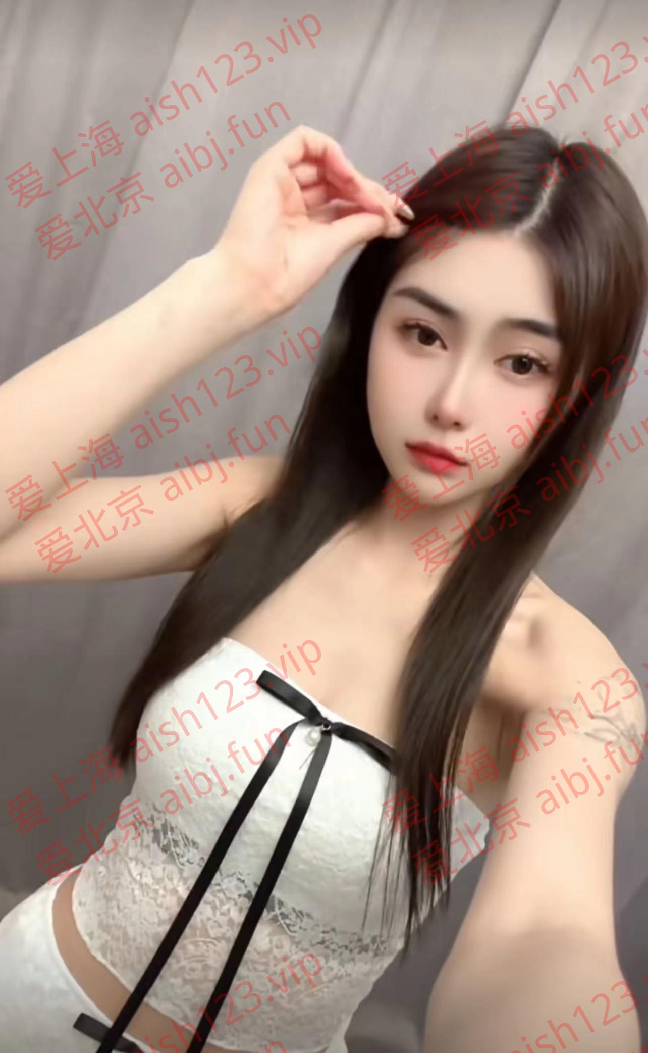 艾娜.jpg
