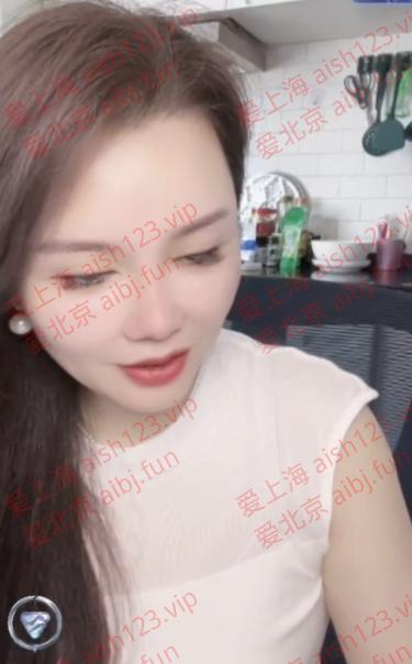 皮肤没这么白